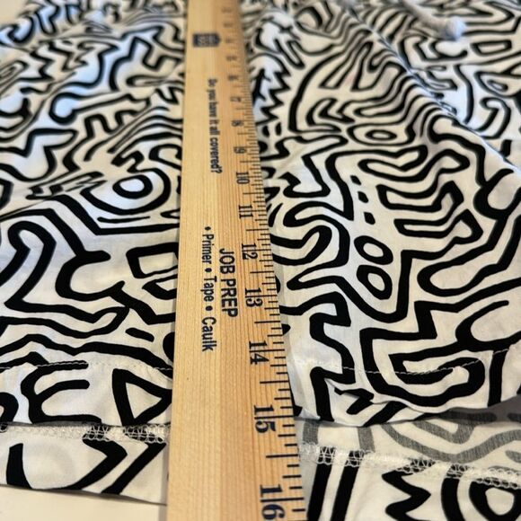 RSQ Keith Haring Figures Men’s Shorts - Picture 4 of 8